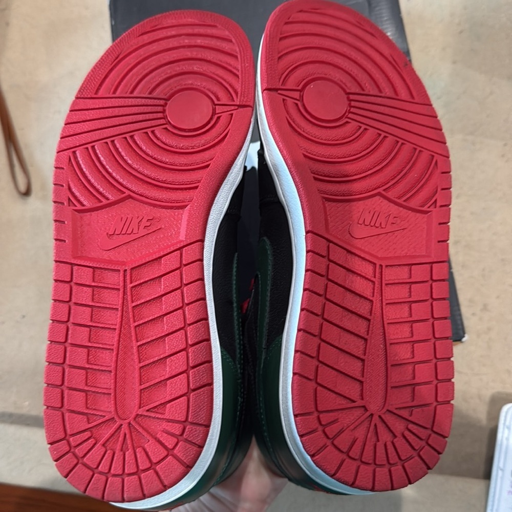 Air Jordan 1 retro high Guccis - Picture 5 of 5